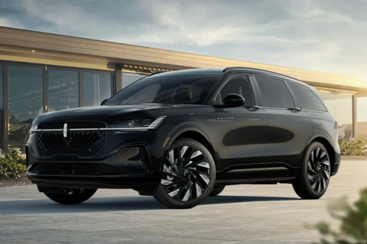 2025 Lincoln Nautilus Infinite Black Metallic Clearcoat color
