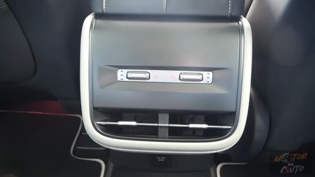 2025 Lincoln Nautilus Rear Seat USB Charging Ports